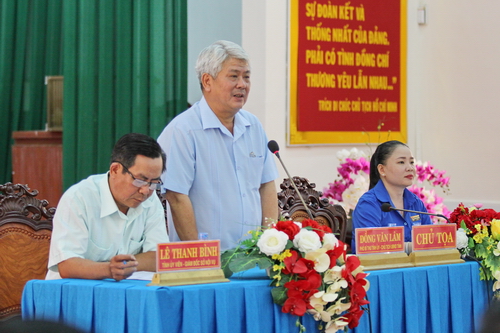 Ông Đồng Văn Lâm, Phó Bí thư Tỉnh ủy, Chủ tịch UBND tỉnh phát biểu tại buổi đối thoại